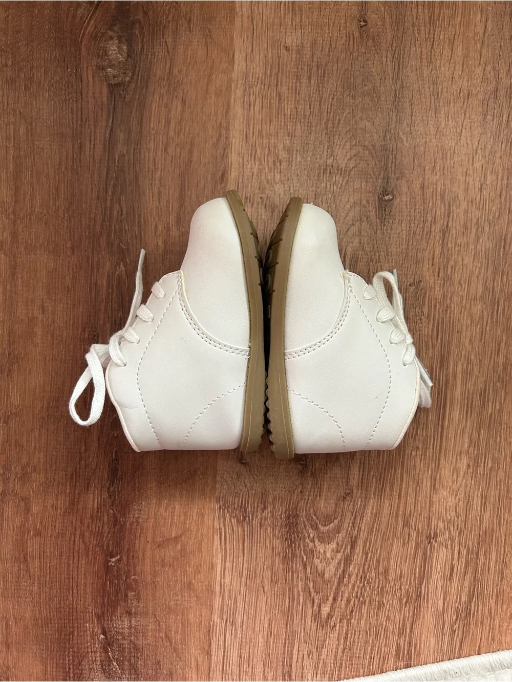 Classic White Baby Lace-Up Walking Shoes size 5W